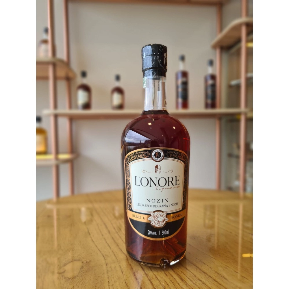 LICOR SECO DE GRAPPA COM NOZES 500ML